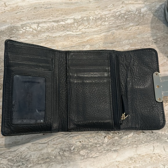 Michael Kors Wallet - Picture 2 of 5